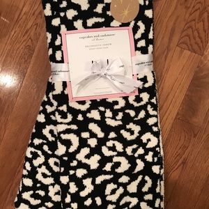 Cupcakes and Cashmere blanket